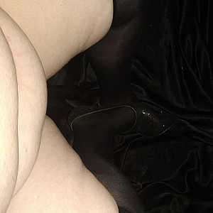 Hairy pussy and knee socks gallery image