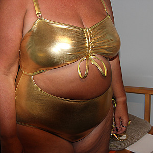 horny bitch gallery image