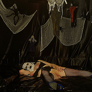 The nun waits for a sinner gallery image