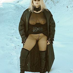Nylon in the snow gallery image